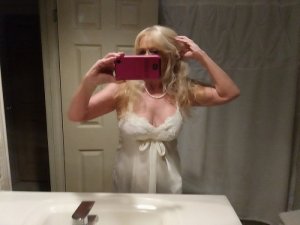 Ahou outcall escort in Darby, PA