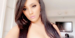 Ysra independent escorts in West Plains, MO